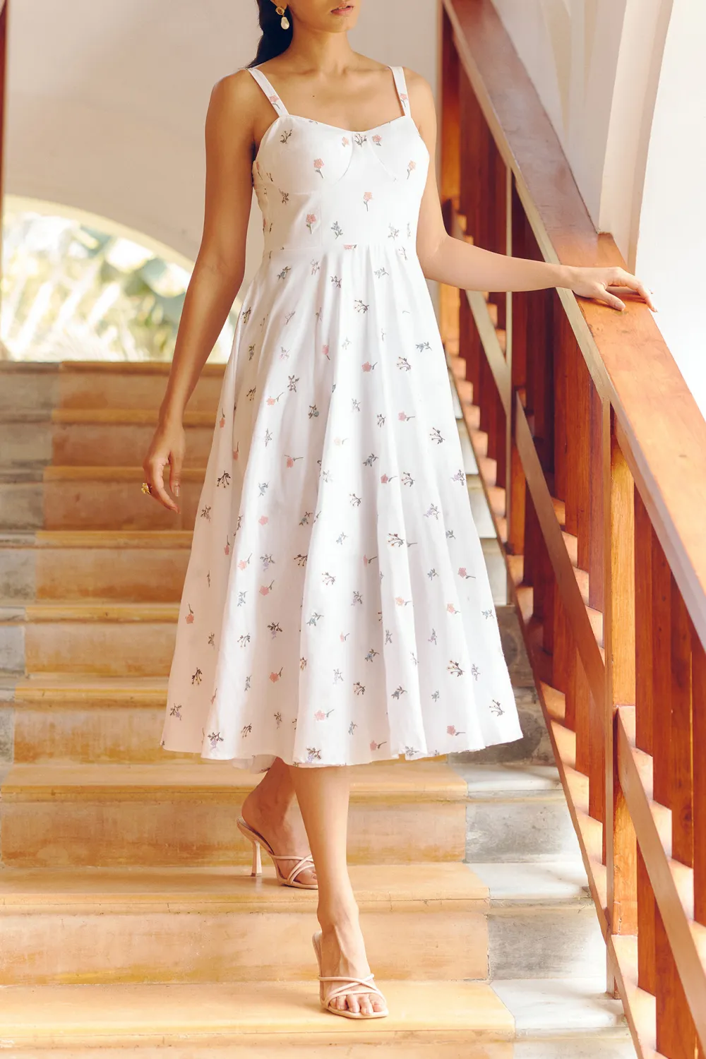 White Sleeveless Casual Style  Dress