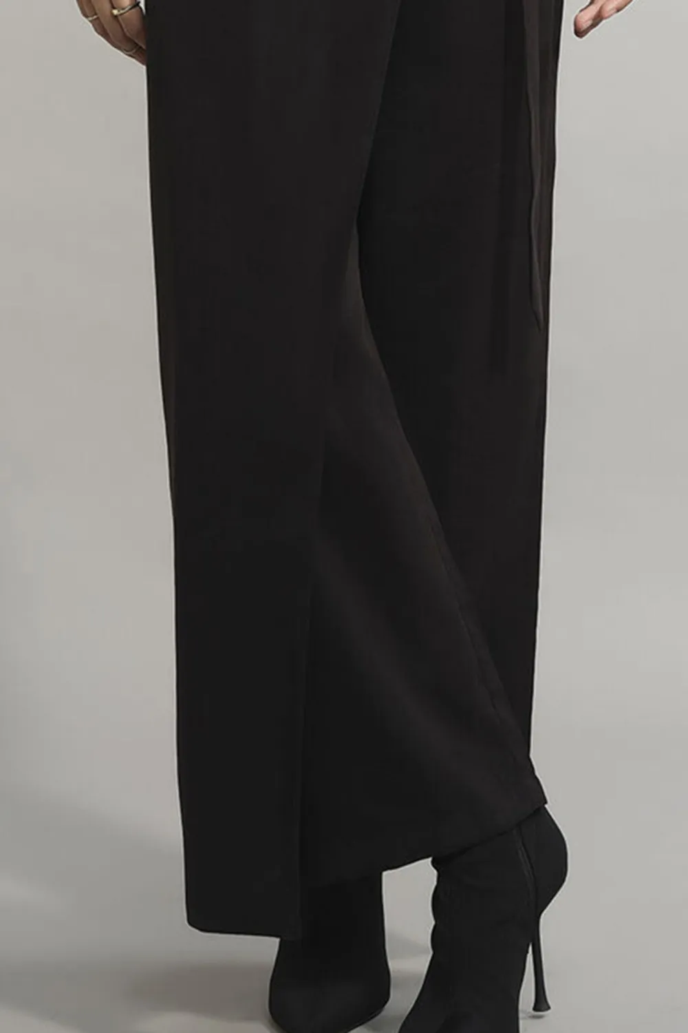 Black Casual Style V-Neck Jumpsuit