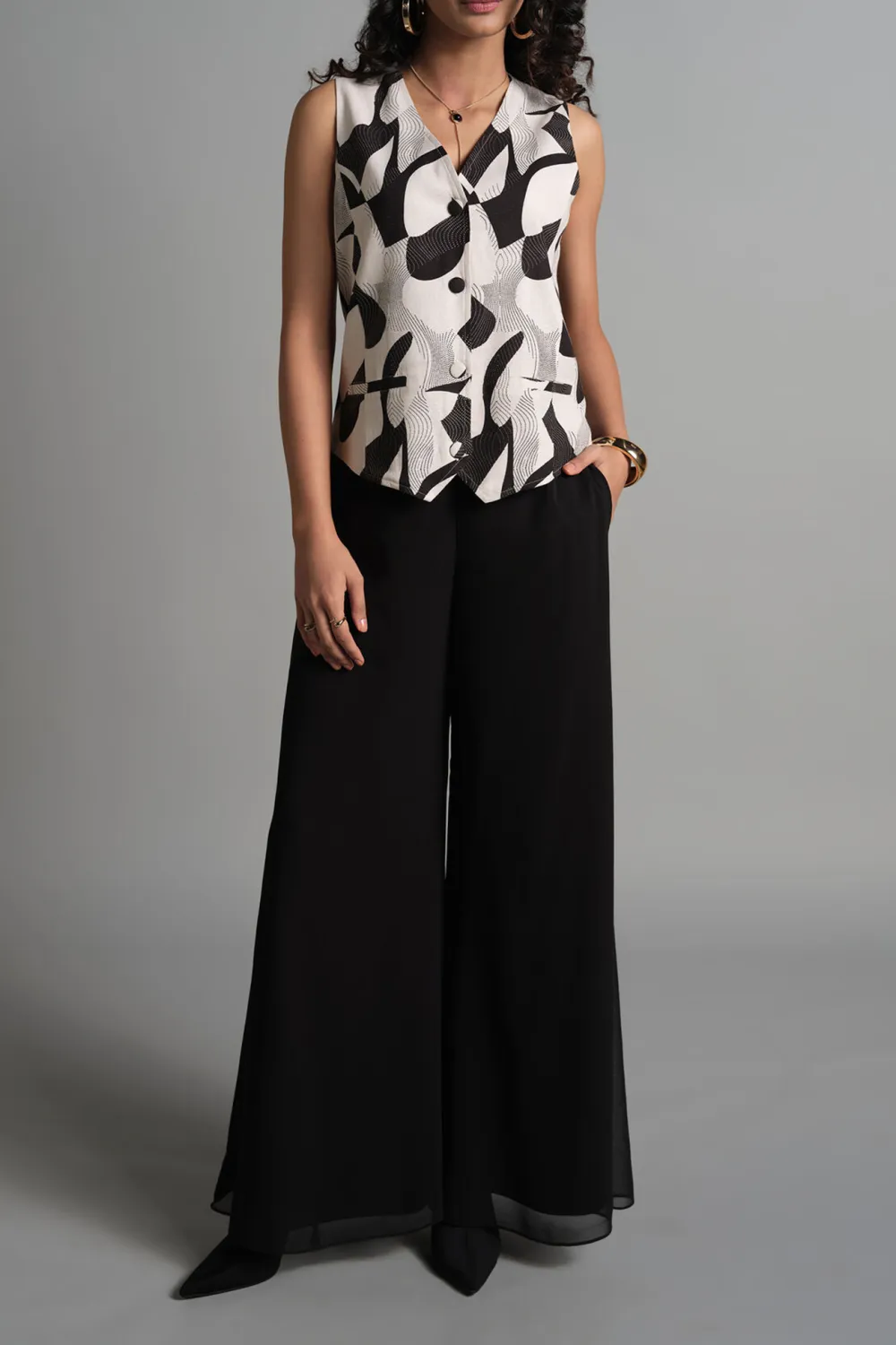 V-Neck The Black Waistcoat